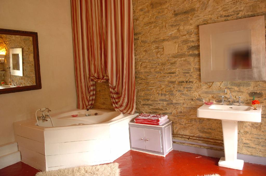 Bed and Breakfast Château du Boschet à Bourg-des-Comptes Chambre photo